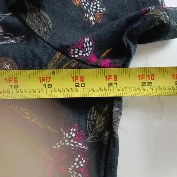 Christopher and Banks Short Sleeve Black floral top L - Picture 6 of 8